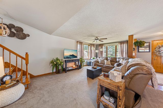 240 Rice Street N, Kasota, MN 56050