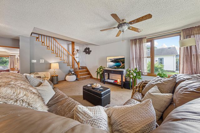 240 Rice Street N, Kasota, MN 56050