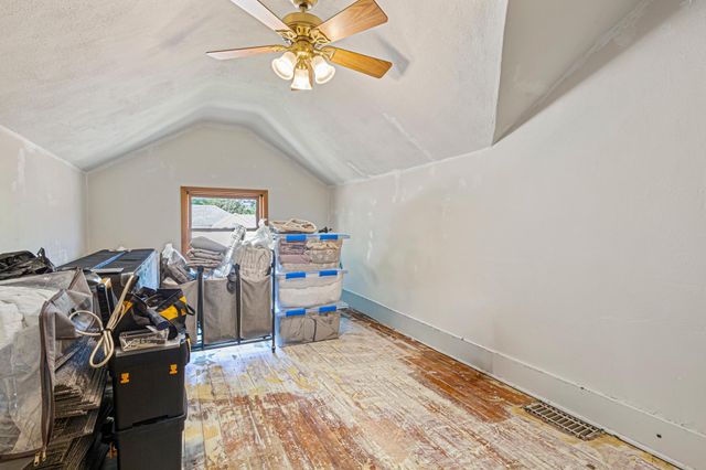 240 Rice Street N, Kasota, MN 56050