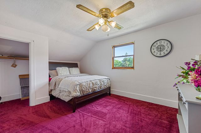 240 Rice Street N, Kasota, MN 56050