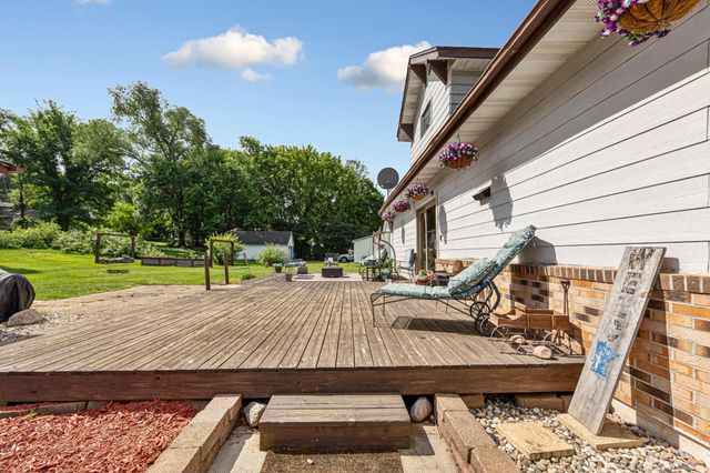 240 Rice Street N, Kasota, MN 56050