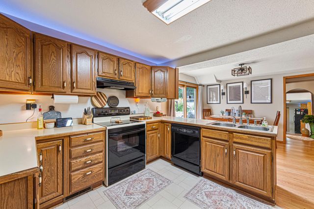 240 Rice Street N, Kasota, MN 56050