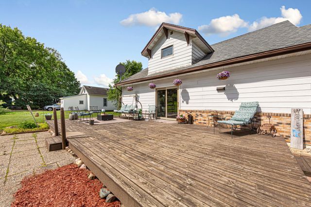240 Rice Street N, Kasota, MN 56050