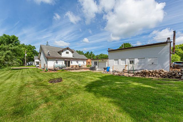 240 Rice Street N, Kasota, MN 56050