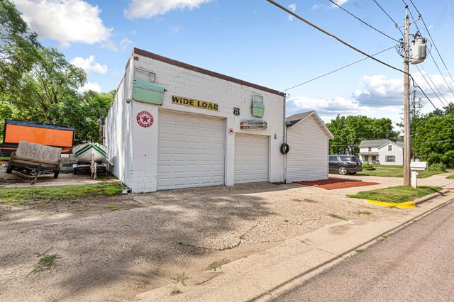 240 Rice Street N, Kasota, MN 56050