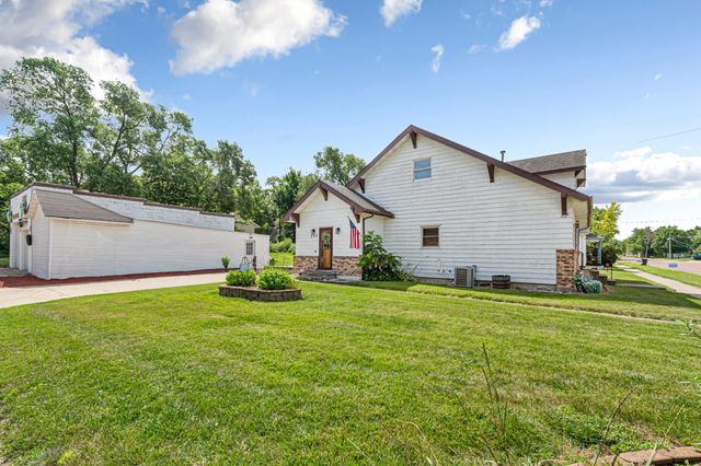 240 Rice Street N, Kasota, MN 56050