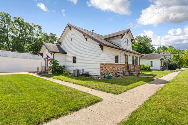 240 Rice Street N, Kasota, MN 56050