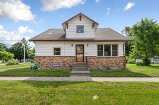 240 Rice Street N, Kasota, MN 56050