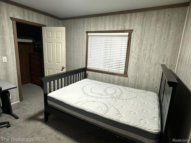 821 N Chevrolet Avenue, Flint, MI 48504