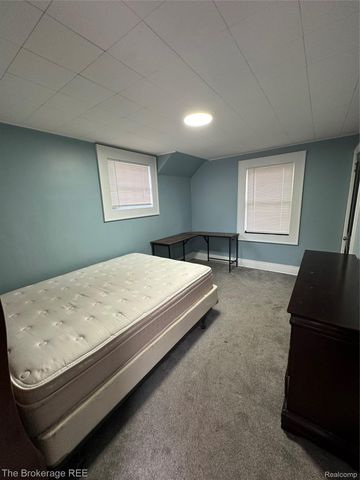 821 N Chevrolet Avenue, Flint, MI 48504