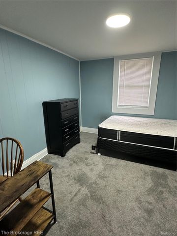 821 N Chevrolet Avenue, Flint, MI 48504