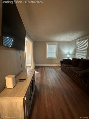 821 N Chevrolet Avenue, Flint, MI 48504