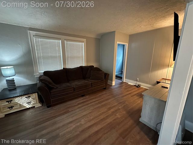 821 N Chevrolet Avenue, Flint, MI 48504