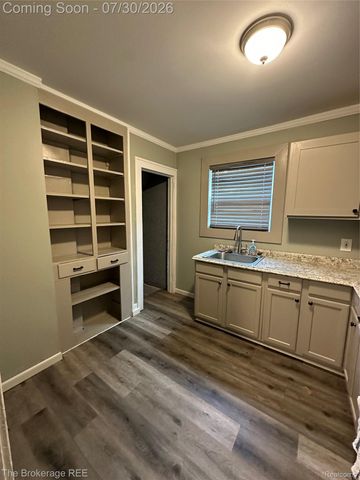 821 N Chevrolet Avenue, Flint, MI 48504