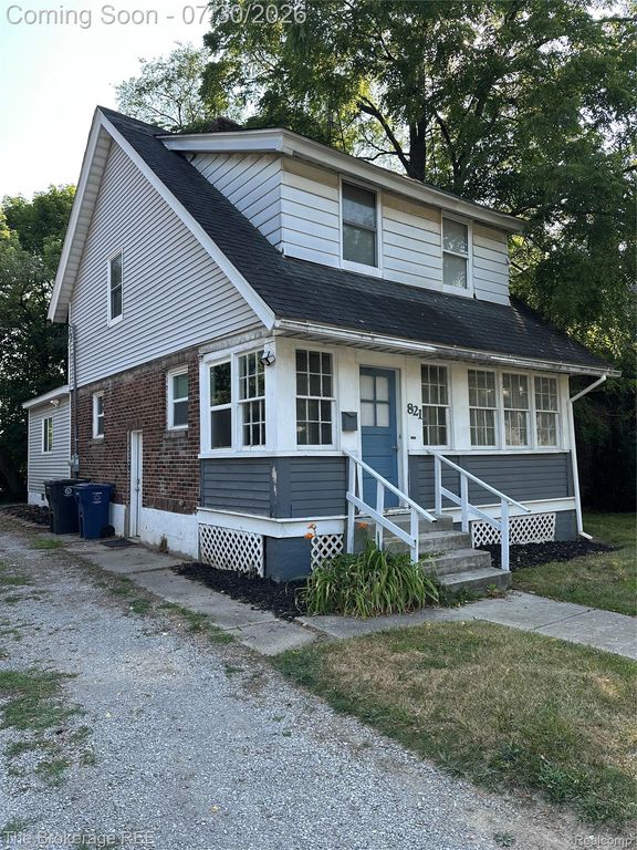 821 N Chevrolet Avenue, Flint, MI 48504