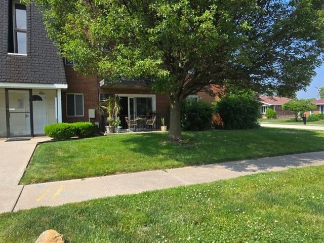 12850 Crestbrook Court 3, Crestwood, IL 60418