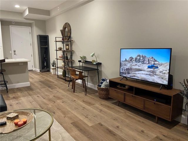 507 Sabine ST 1006, Austin, TX 78701