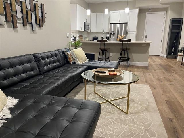 507 Sabine ST 1006, Austin, TX 78701