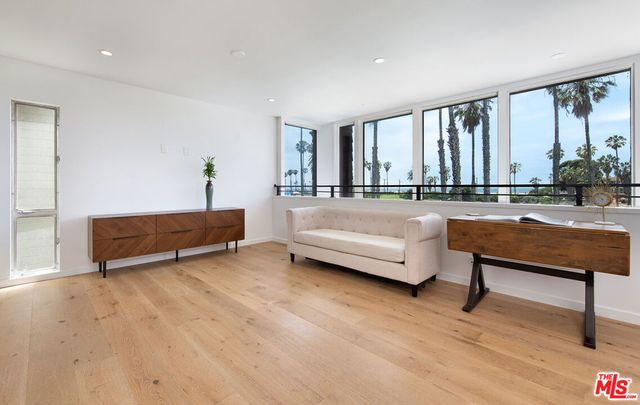 6623 Esplanade, Playa Del Rey, CA 90293