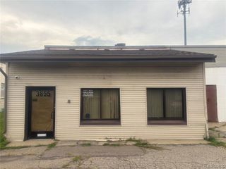 10 Mile Road, Warren, MI 48091