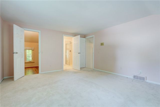 34 Sturbridge Lane, Pittsford, NY 14534