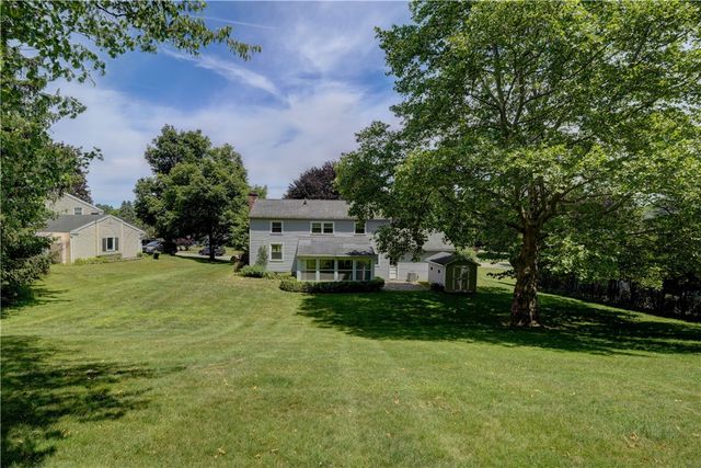 34 Sturbridge Lane, Pittsford, NY 14534