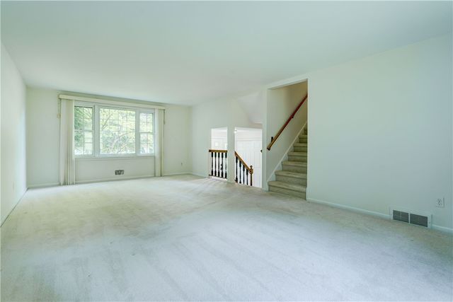 34 Sturbridge Lane, Pittsford, NY 14534
