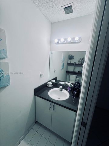 8851 NW 119th St 5221, Hialeah Gardens, FL 33018