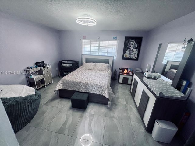 8851 NW 119th St 5221, Hialeah Gardens, FL 33018