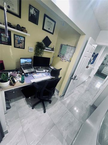 8851 NW 119th St 5221, Hialeah Gardens, FL 33018