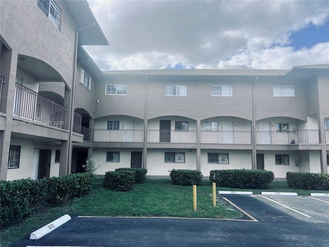 8851 NW 119th St 5221, Hialeah Gardens, FL 33018