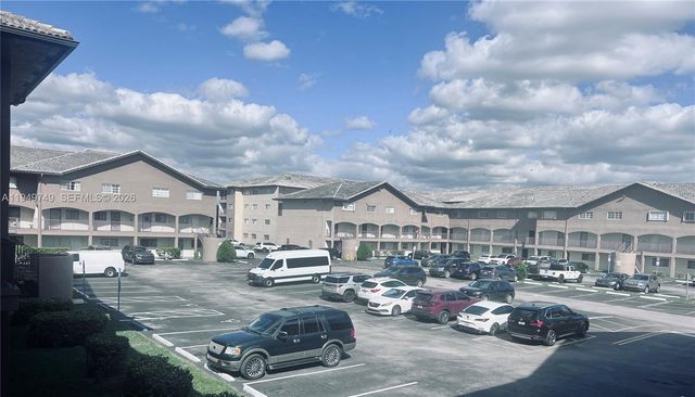 8851 NW 119th St 5221, Hialeah Gardens, FL 33018