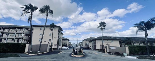 8851 NW 119th St 5221, Hialeah Gardens, FL 33018