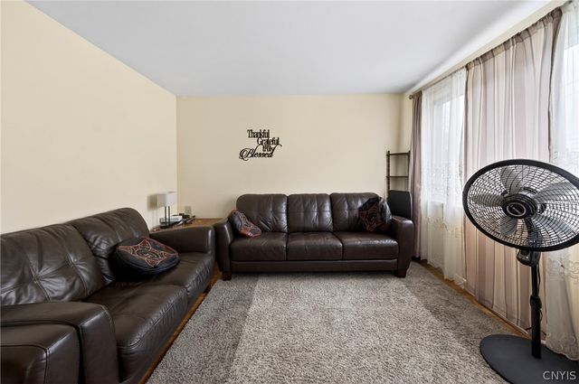 156 Cloveridge Drive, Syracuse, NY 13206