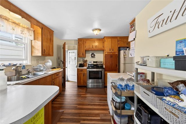 156 Cloveridge Drive, Syracuse, NY 13206