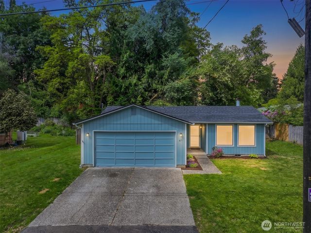 611 Phoenix Street NE, Olympia, WA 98506