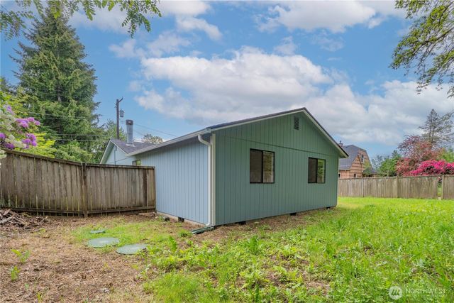 611 Phoenix Street NE, Olympia, WA 98506