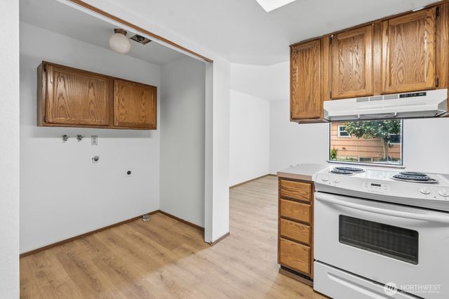 611 Phoenix Street NE, Olympia, WA 98506