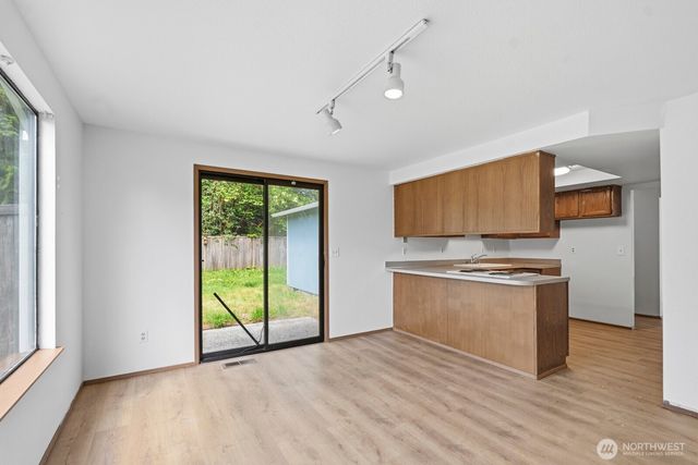 611 Phoenix Street NE, Olympia, WA 98506