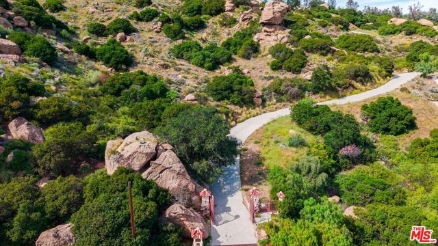 22001 Santa Susana Pass Road, Chatsworth (los Angeles), CA 91311