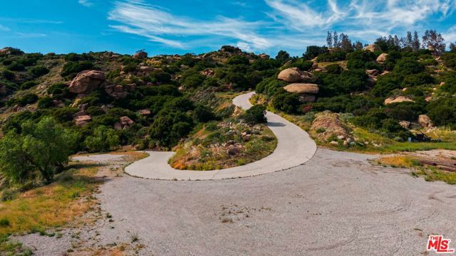 22001 Santa Susana Pass Road, Chatsworth (los Angeles), CA 91311