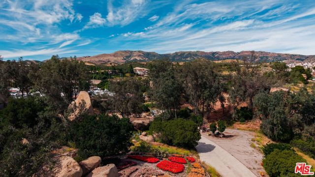 22001 Santa Susana Pass Road, Chatsworth (los Angeles), CA 91311