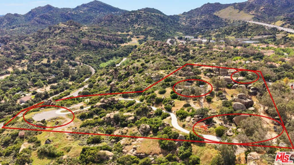 22001 Santa Susana Pass Road, Chatsworth (los Angeles), CA 91311
