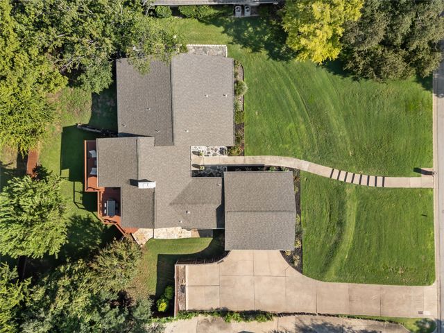16 Bounty Road W, Benbrook, TX 76132