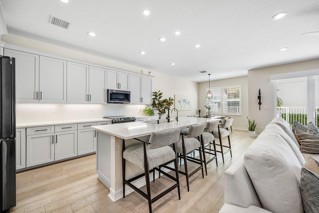 100 NW 69th Circle 44, Boca Raton, FL 33487