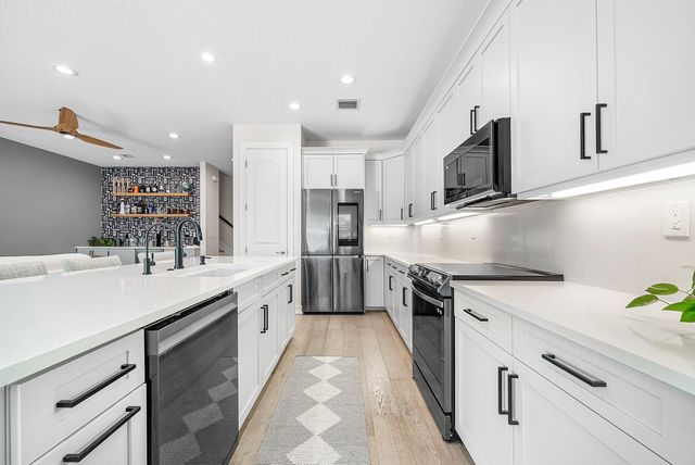 100 NW 69th Circle 44, Boca Raton, FL 33487