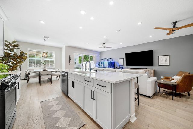 100 NW 69th Circle 44, Boca Raton, FL 33487