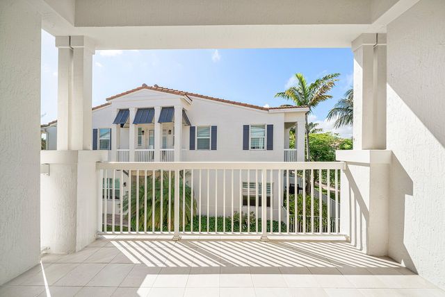 100 NW 69th Circle 44, Boca Raton, FL 33487