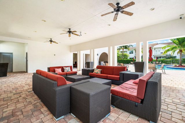 100 NW 69th Circle 44, Boca Raton, FL 33487