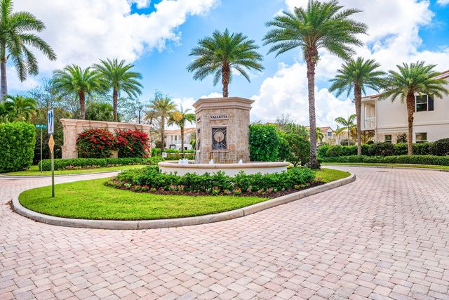 100 NW 69th Circle 44, Boca Raton, FL 33487